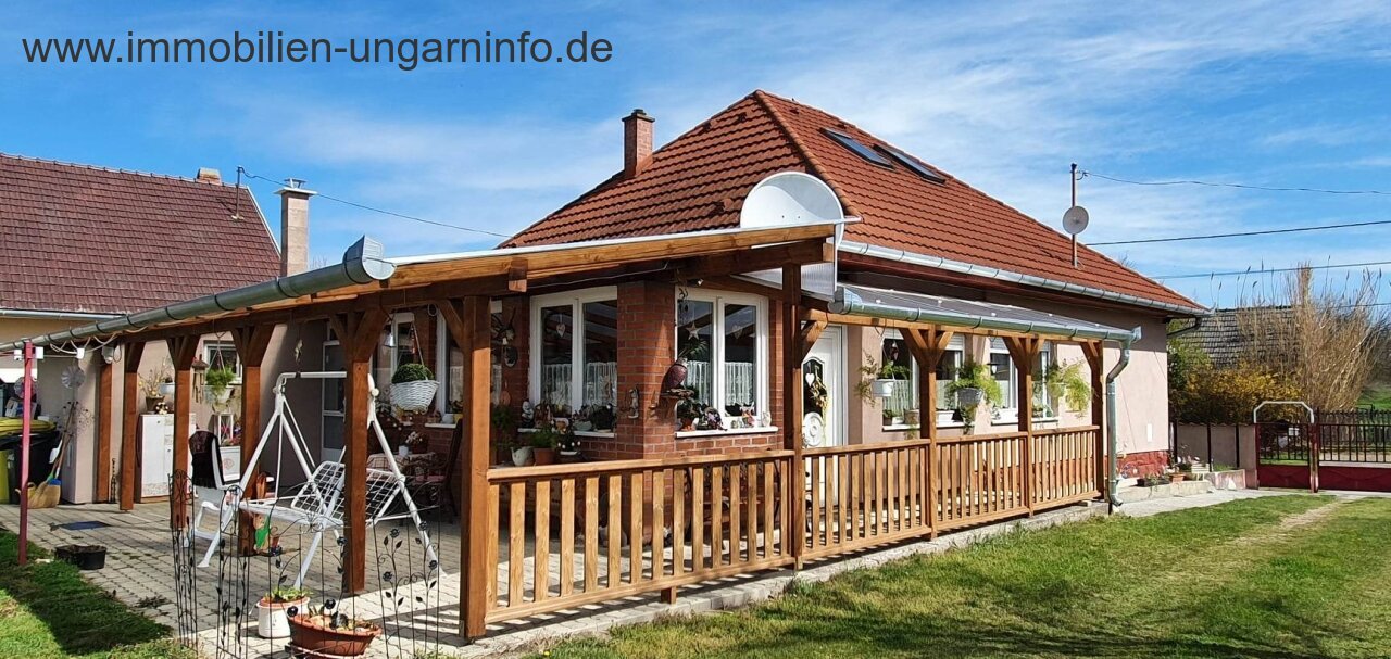 Gut erhaltenes Einfamilienhaus in ruhiger Lage am Plattensee zu verkaufen
