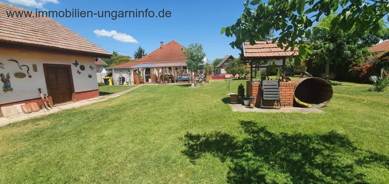 Gut erhaltenes Einfamilienhaus in ruhiger Lage am Plattensee zu verkaufen