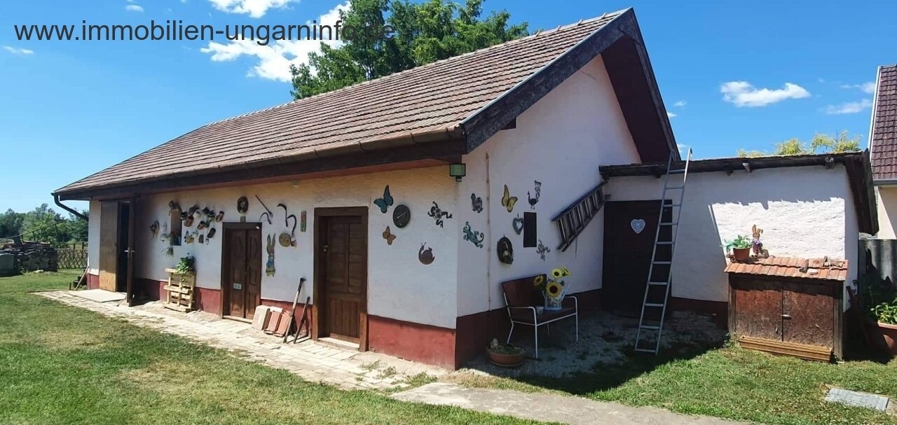 Gut erhaltenes Einfamilienhaus in ruhiger Lage am Plattensee zu verkaufen