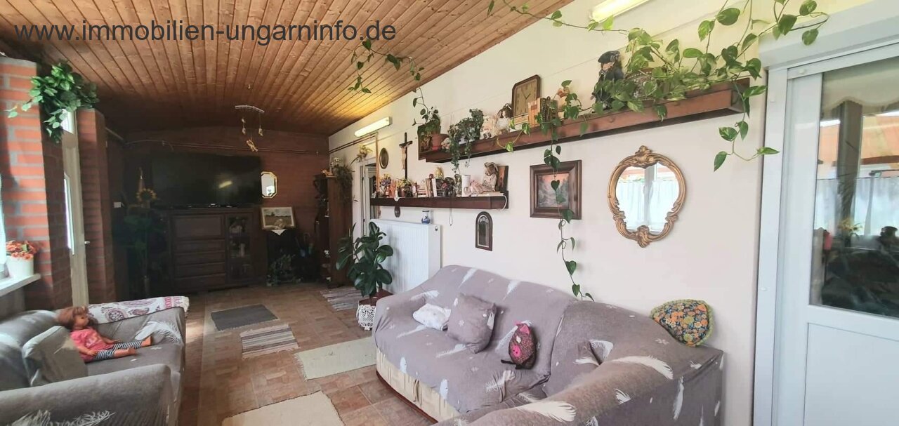 Gut erhaltenes Einfamilienhaus in ruhiger Lage am Plattensee zu verkaufen