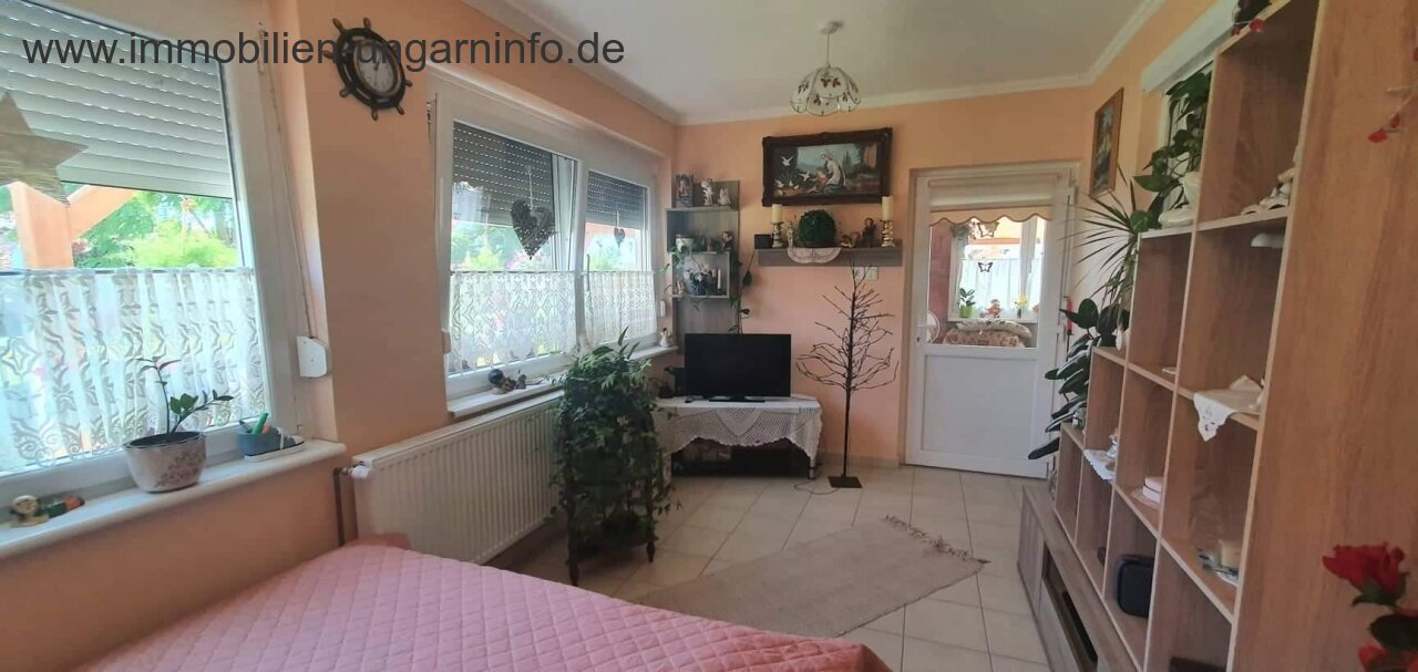 Gut erhaltenes Einfamilienhaus in ruhiger Lage am Plattensee zu verkaufen