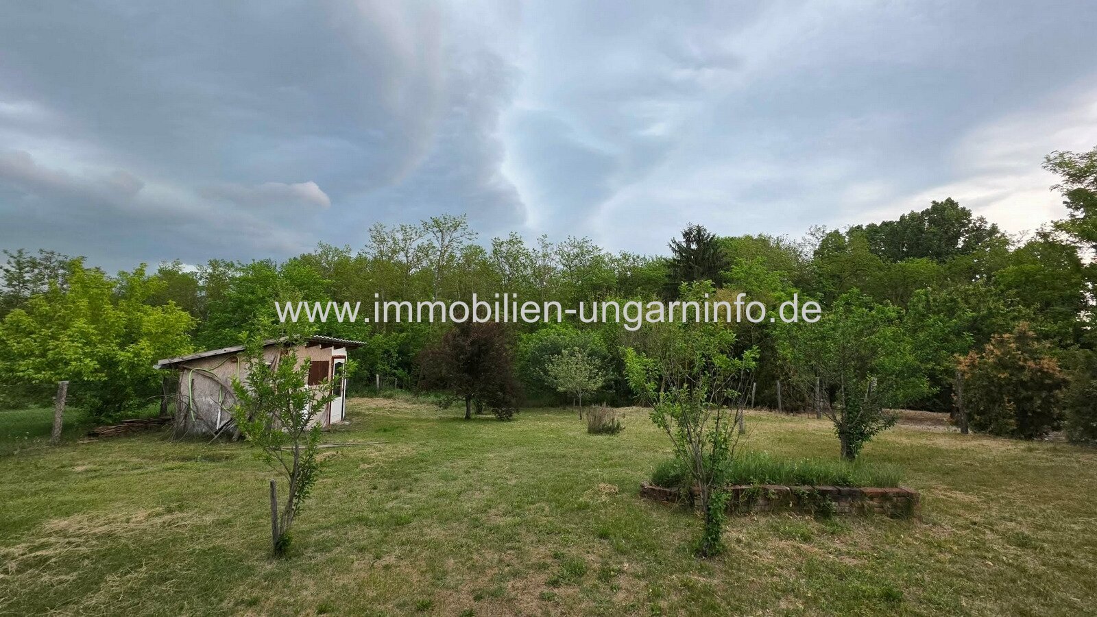 In Libickozma, in der Nähe eines Naturschutzgebiets, steht ein Einfamilienhaus zum Verkauf