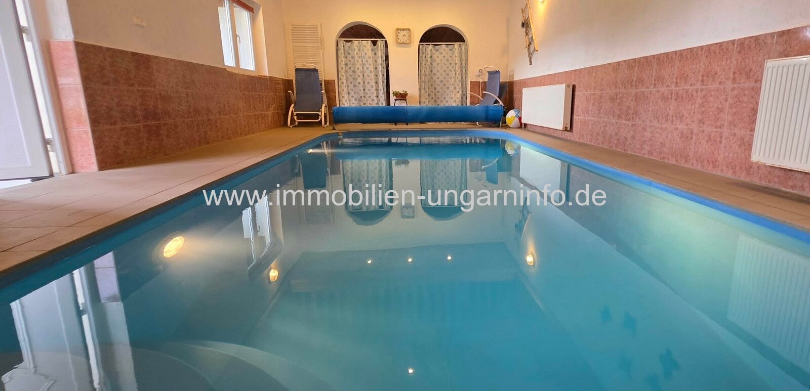 Einfamilienhaus mit 3 Apartments und Swimmingpool in Nikla zu verkaufen