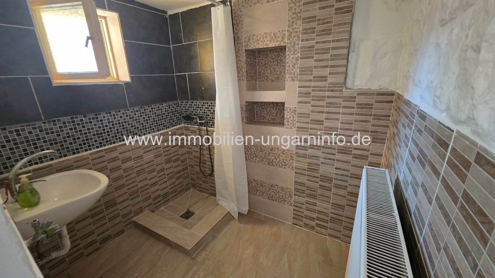 Einfamilienhaus mit großem Grundstück in Miháld zu verkaufen