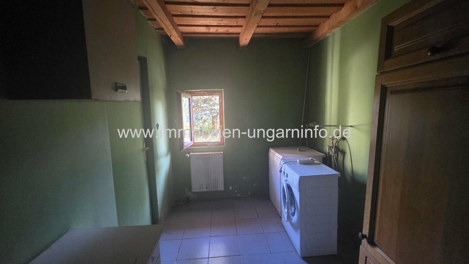 In Somogyzsitfa steht ein Einfamilienhaus im Landhausstil mit großem Grundstück zum Verkauf