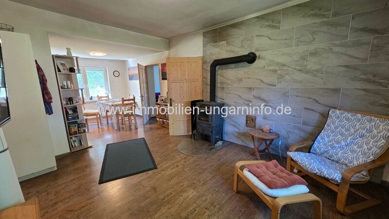 Einfamilienhaus mit großem Grundstück und einem kleinen Waldstück (20 km vom Plattensee entfernt)