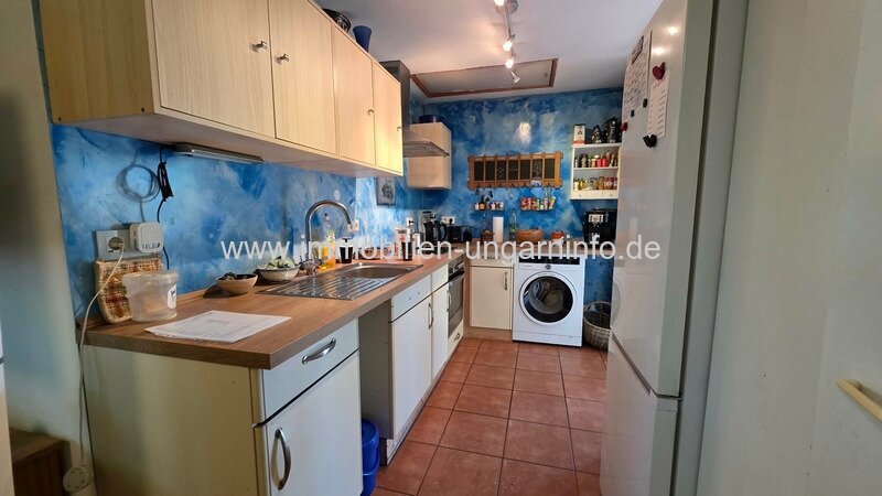 Einfamilienhaus mit großem Grundstück und einem kleinen Waldstück (20 km vom Plattensee entfernt)