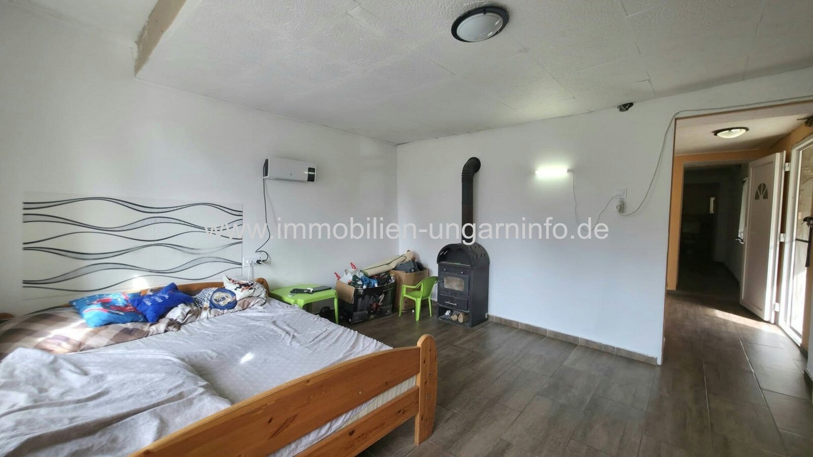 In Somogyszentpál steht ein teilweise renoviertes Einfamilienhaus mit großem Grundstück zum Verkauf