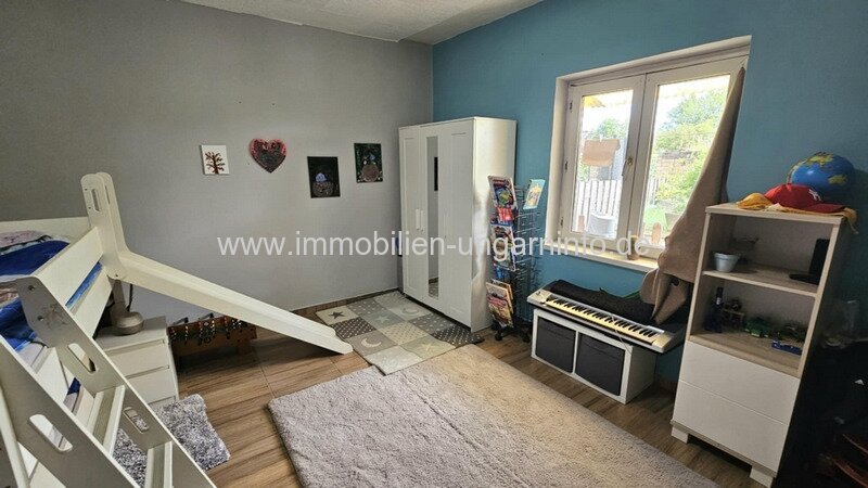 Zwei Häuser zum Preis von einem in der Nähe des Plattensees