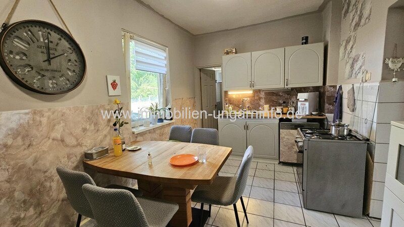 Zwei Häuser zum Preis von einem in der Nähe des Plattensees