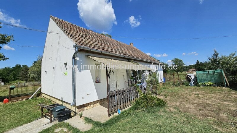 Zwei Häuser zum Preis von einem in der Nähe des Plattensees