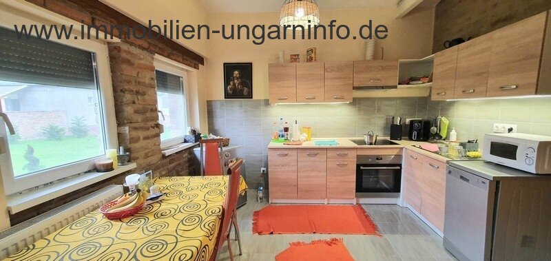 2 Einfamilienhäuser zu einem Preis in der Region Kaposvár zu verkaufen