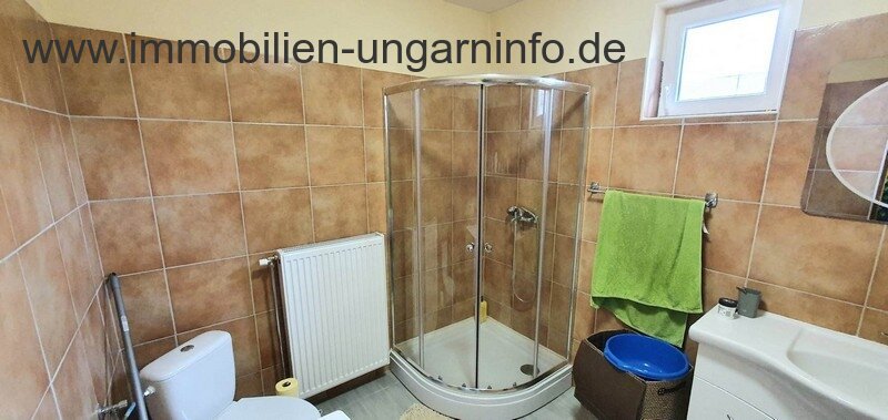 2 Einfamilienhäuser zu einem Preis in der Region Kaposvár zu verkaufen