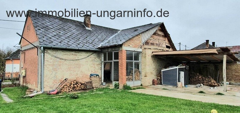 2 Einfamilienhäuser zu einem Preis in der Region Kaposvár zu verkaufen