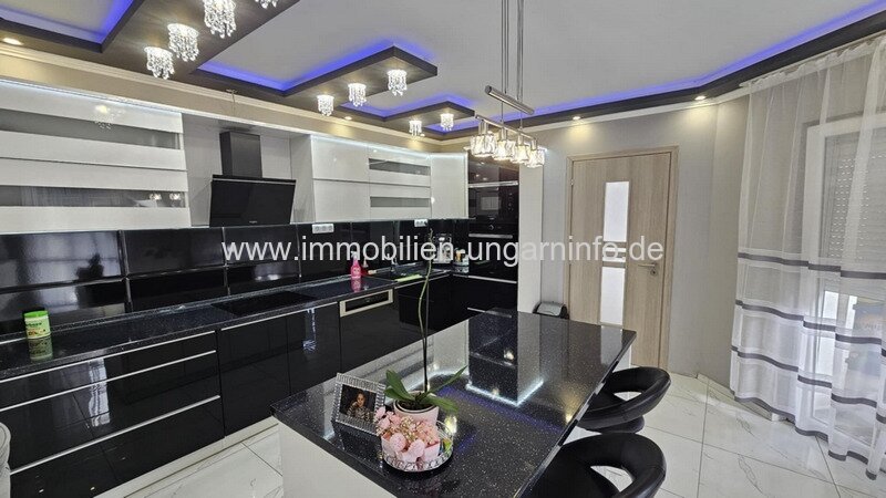 Anspruchsvolles Mehrgenerationenhaus mit Gästehaus in Marcali zu verkaufen