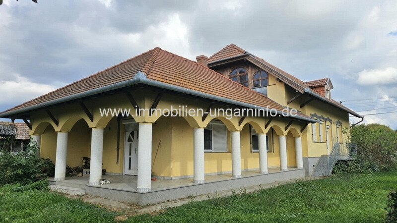 Familienhaus in einem ruhigen kleinen Dorf Umgebung des Plattensees