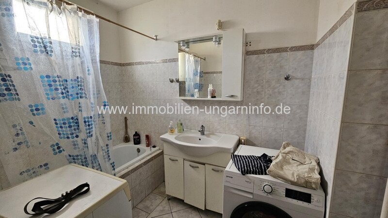 Familienhaus in einem ruhigen kleinen Dorf Umgebung des Plattensees