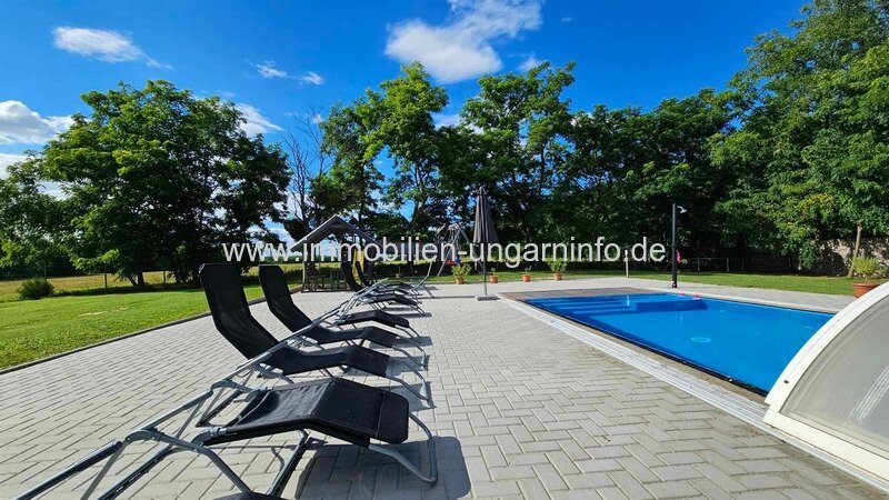 Waldhaus mit Appartements, Schwimmbad in der Nähe des Plattensees