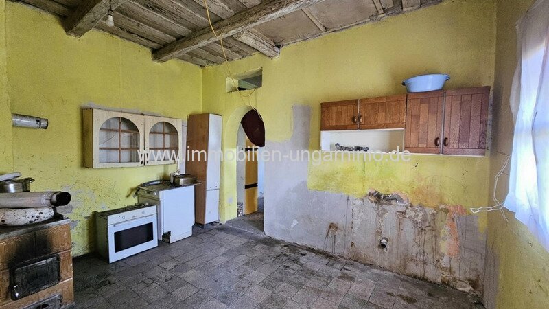 Renovierungsbedürftiges Einfamilienhaus in der Plattenseeregion