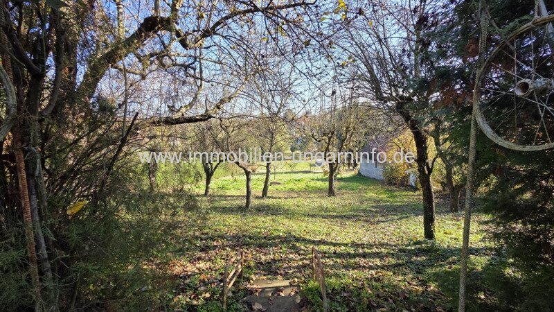 In Nagykanizsa, in der Nähe des Sees, steht ein bewohnbares Wochenendhaus mit großem Grundstück zum Verkauf