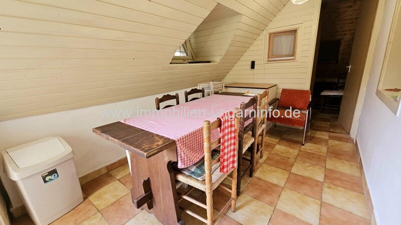 Strandnahes Ferienhaus mit Strohdach in Balatonmáriafürdő zu verkaufen