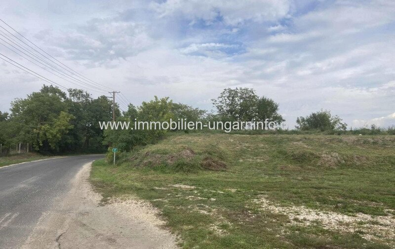 Fejér Vármegye: Baugrundstück zum Verkauf in der Nähe von Székesfehérvár 