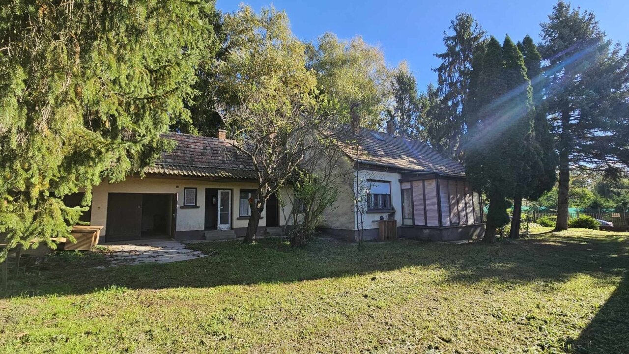 Einfamilienhaus mit großem Grundstück in einem Dorf südlich des Plattensees zu verkaufen