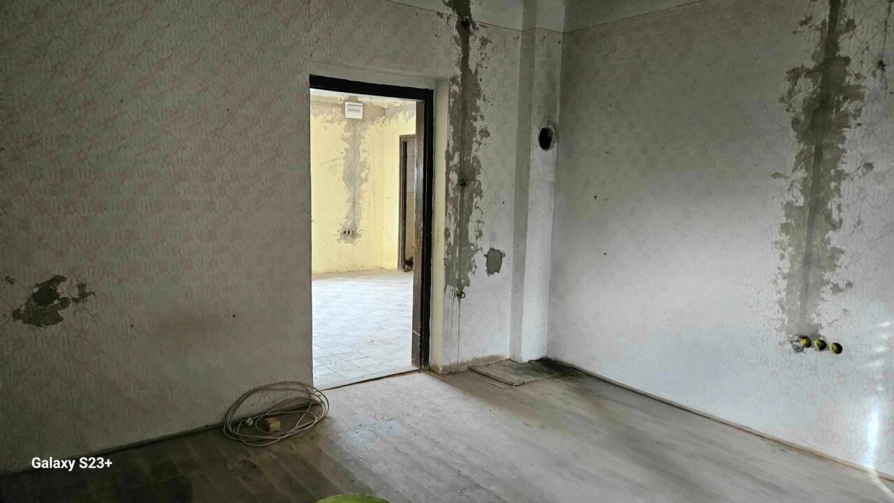 Teilweise renoviertes Einfamilienhaus im Krishna-Tal