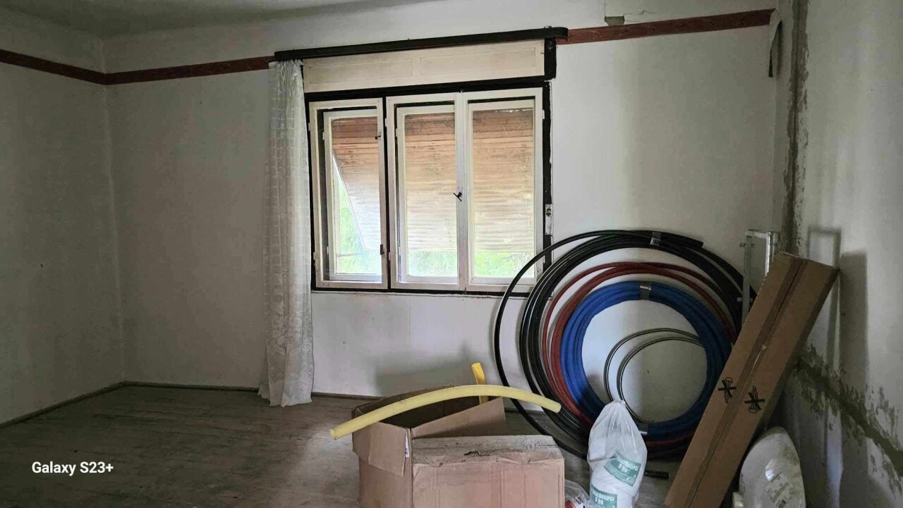 Teilweise renoviertes Einfamilienhaus im Krishna-Tal