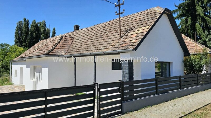 Somogy Vármegye: Renovated farmhouse near Lake Balaton 