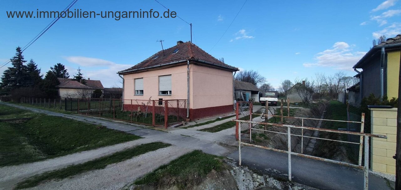 2 bedroom family house for sale in a small village in Somogy county