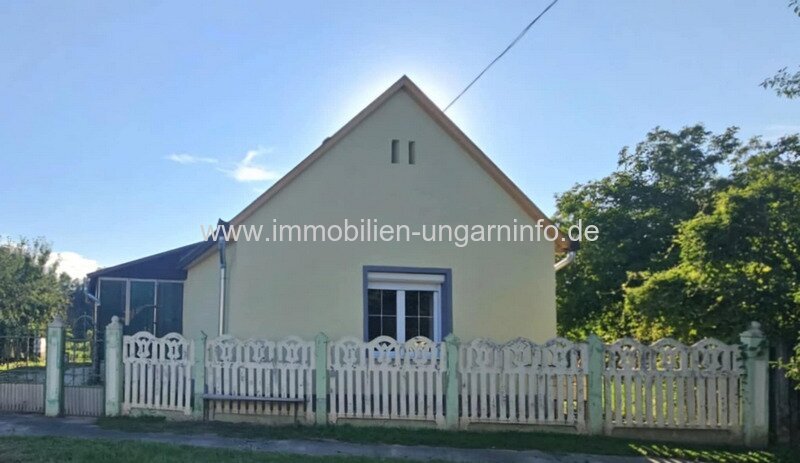 Somogy Vármegye: Teilweise renoviertes Einfamilienhaus in der Nähe des Plattensees 