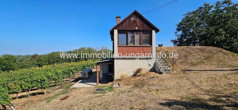 Auf der Nordseite des Plattensees in Rezi, Panorama-Weinberghäuschen zu verkaufen