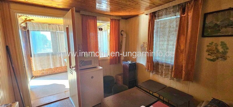 Auf der Nordseite des Plattensees in Rezi, Panorama-Weinberghäuschen zu verkaufen