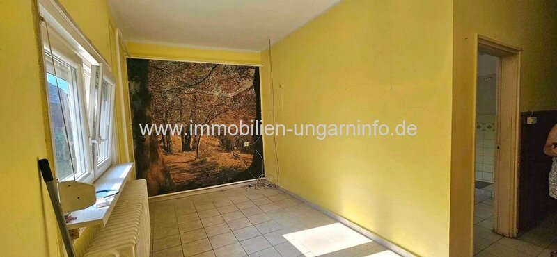 Einfamilienhaus mit 3 Werkstätten für sofortigen Umzug verfügbar