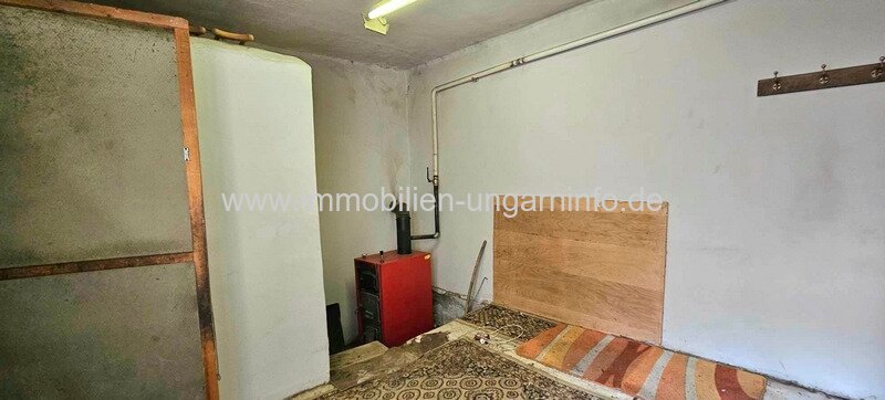 Einfamilienhaus mit 3 Werkstätten für sofortigen Umzug verfügbar