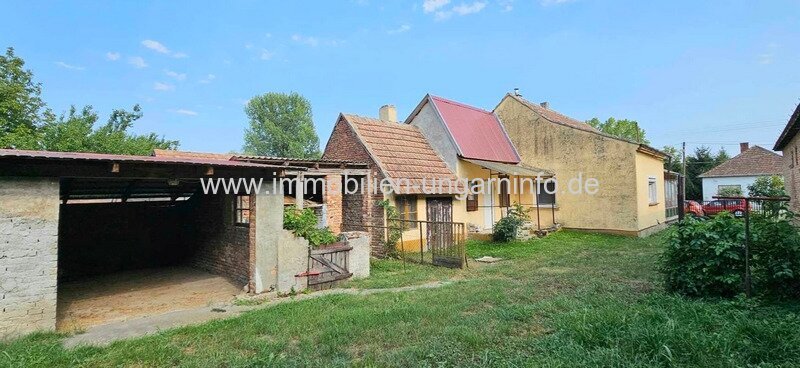 Einfamilienhaus mit 3 Werkstätten für sofortigen Umzug verfügbar