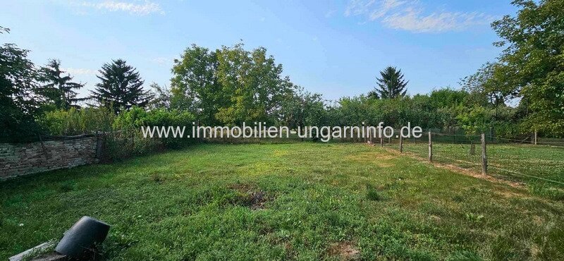 Einfamilienhaus mit 3 Werkstätten für sofortigen Umzug verfügbar