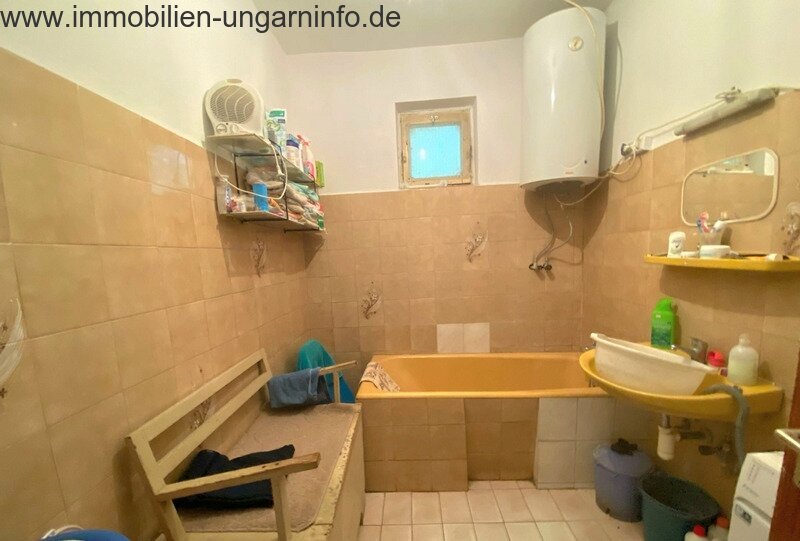 15 km vom Plattensee entfernt Einfamilienhaus mit 0,7 ha Grundstück zu verkaufen