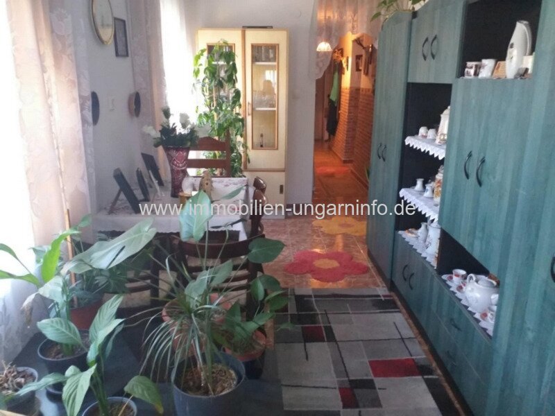 Einfamilienhaus mit vier Zimmern in der Nähe des Plattensees