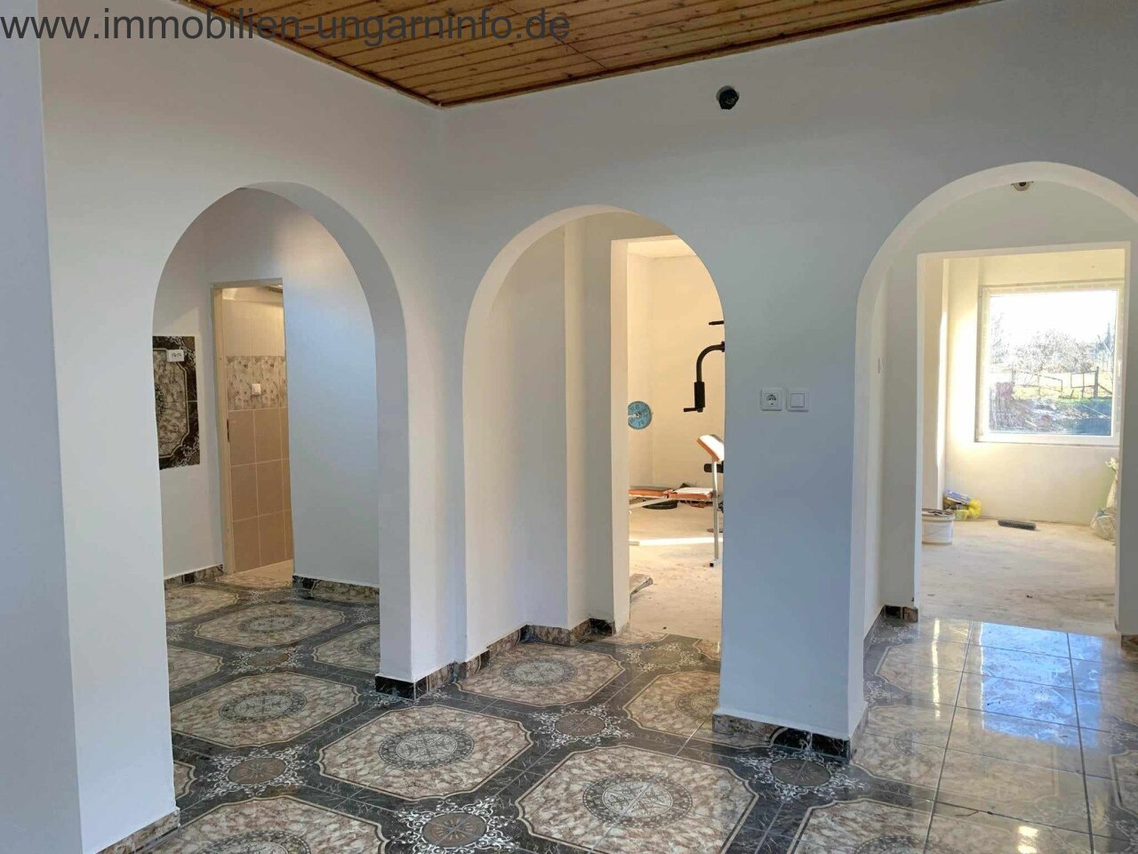 Komplett renoviertes, bezugsfertiges, freistehendes Haus 22 km vom Plattensee entfernt