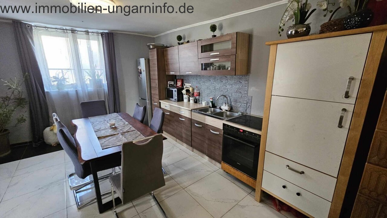 Familienhaus mit 2 Grundstücken in der Nähe des Plattensees