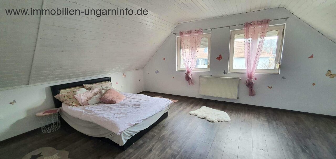 In Vonyarcvashegy, on the northern shore of Lake Balaton, 2-storey detached house for sale