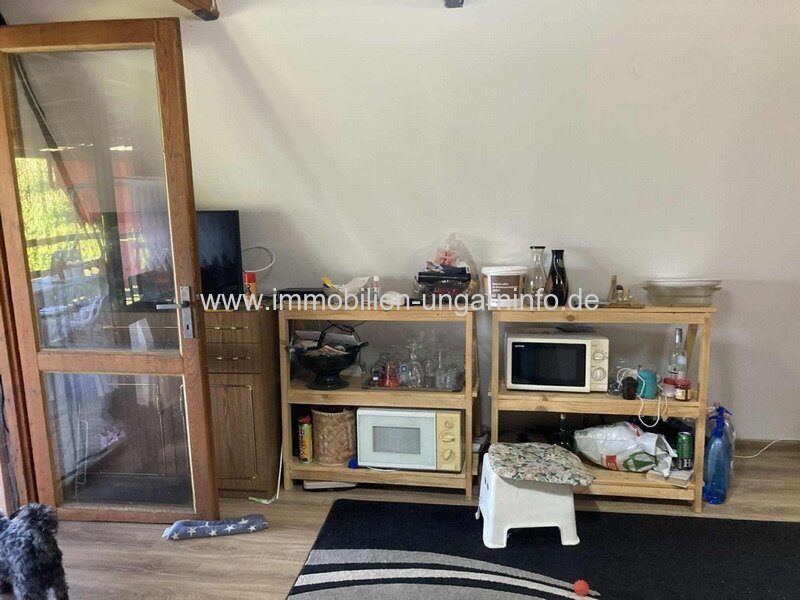 Alpines Wochenendhaus mit Grundstück mit Blick auf den Velence-See