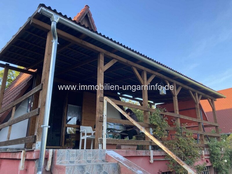 Alpines Wochenendhaus mit Grundstück mit Blick auf den Velence-See