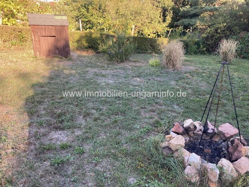 Alpines Wochenendhaus mit Grundstück mit Blick auf den Velence-See