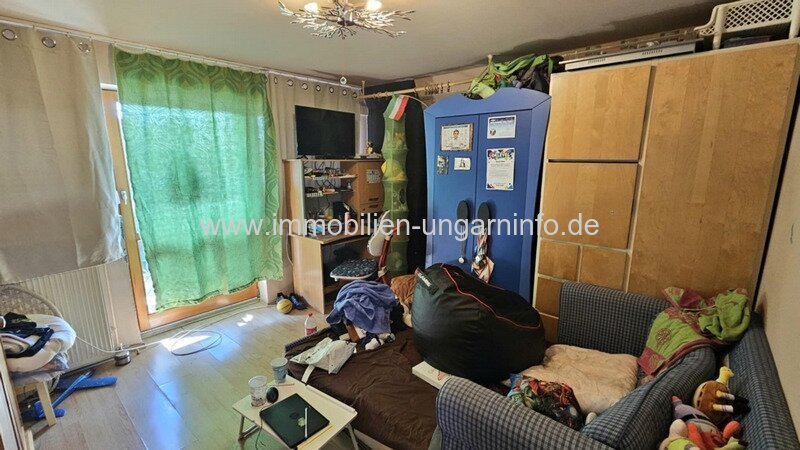 4 km vom Plattensee entfernt 2 Generationen Familienhaus mit Pool zu verkaufen