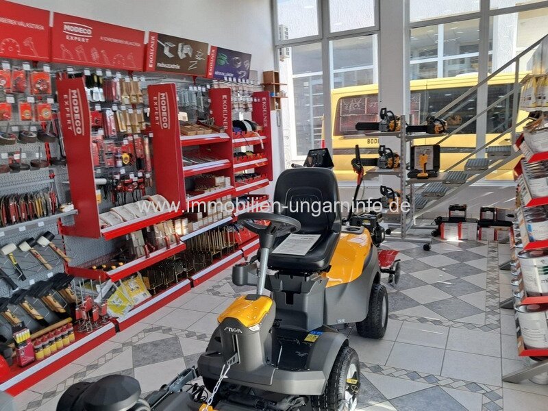 Geschäftsräume und Wohnung in einem zu verkaufen