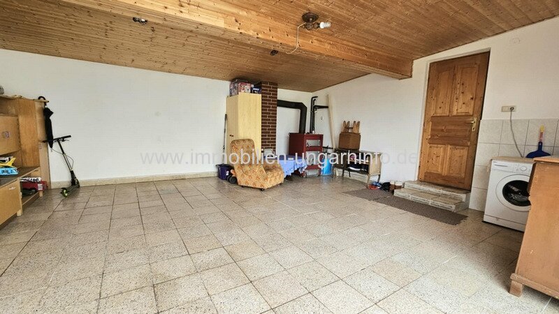 Neuartiges Einfamilienhaus in einer Kleinstadt am Plattensee zu verkaufen