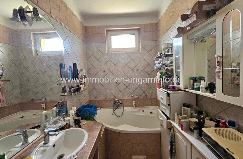 Einfamilienhaus mit 3 Schlafzimmern zu verkaufen in Marcali